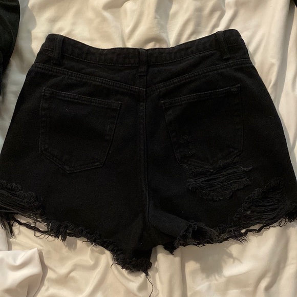 BLACK JEAN SHORTS - Picture 3 of 4